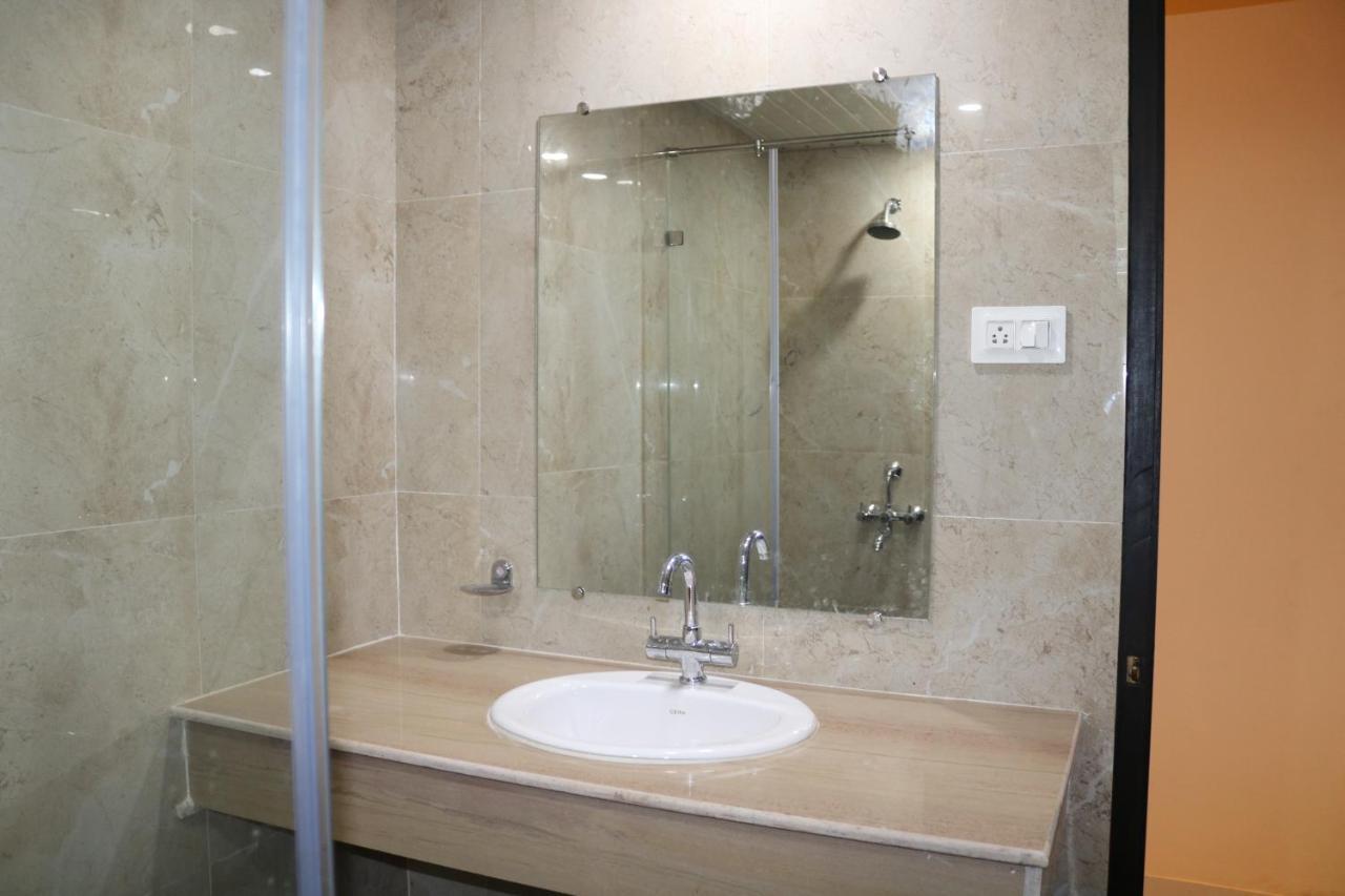 Hotel Centro Калангут Екстер'єр фото